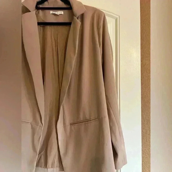 HYFVE Shawl Neck blazer in camel cream neutral fully lined size Large like new - Picture 6 of 6